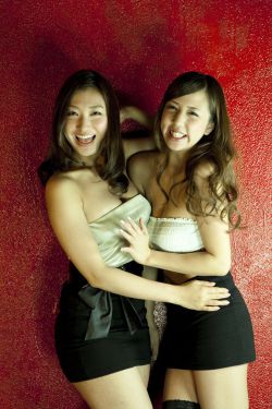 《李丽珍裸奶》